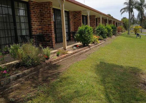 Loftville Hotel | Lakeside Lodge Motel
