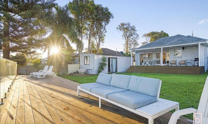 Central Coast House | Lakeside Lodge Toukley: A 3-Bedroom Home with Stunning Water Views