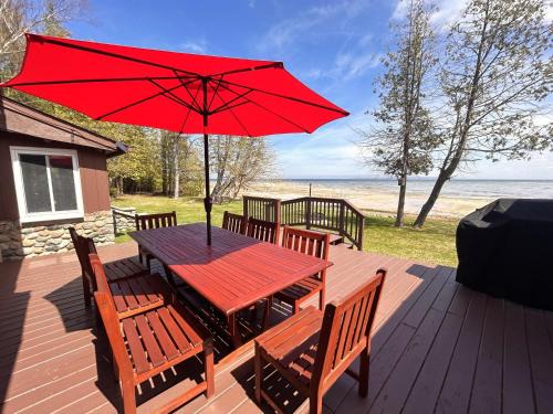 St Ignace House | Lakeside Lodge