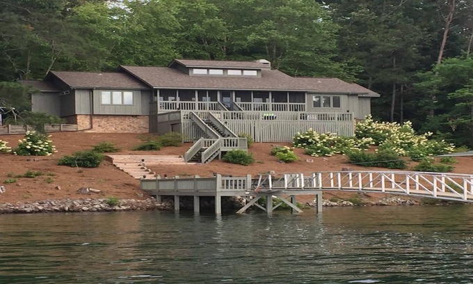 Crane Hill House | Lakeside Luxury: Experience Tranquility in Our Remodeled Lake House Rental
