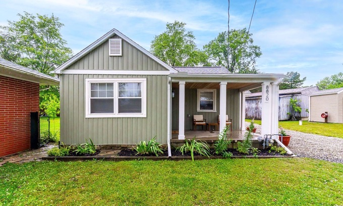 Lakeview House | Lakeside Oasis Cottage - Indian Lake!