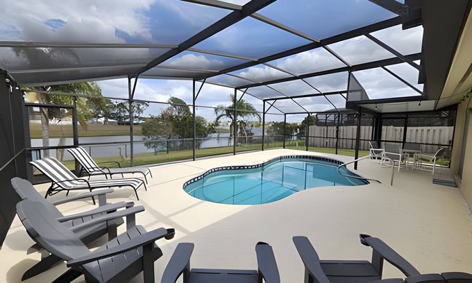 Indian Wells House | Lakeside Pool Home, Games close to Disney & Malls
