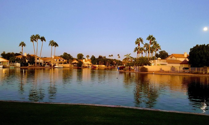 Avondale House | LAKESIDE REMODELED RETREAT MINUTES FROM SPRING TRAINING!
