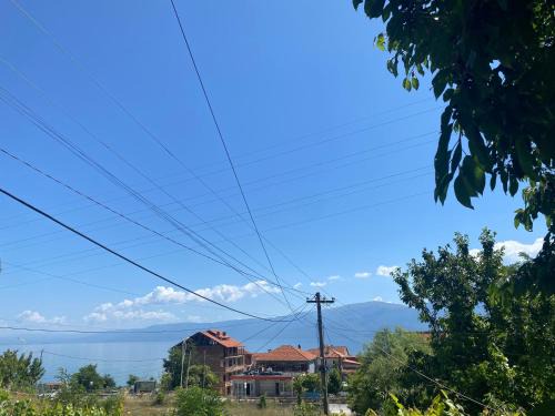 Udenisht House | Lakeside Rental