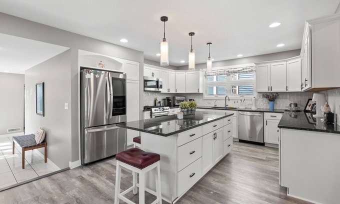 Portage House | Lakeside retreat in fabulous Portage