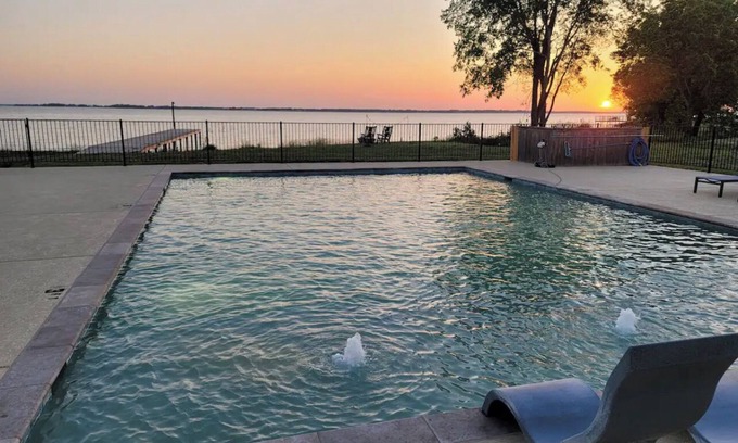 Kerens House | Lakeside RV Lot w/Amenities in Kerens