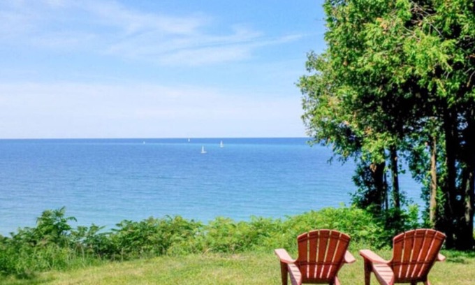 Bayfield Cottage | Lakeside Tranquility Lakefront in Bayfield