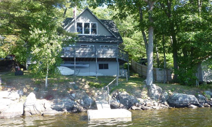 Warren House | Lakeside Year Round House on the Water's Edge, deck and beautiful sunsets!