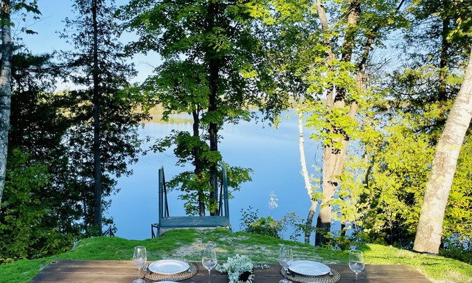 Greater Madawaska Cottage | Lakeside Yurt, 5 mins to Ski Hill