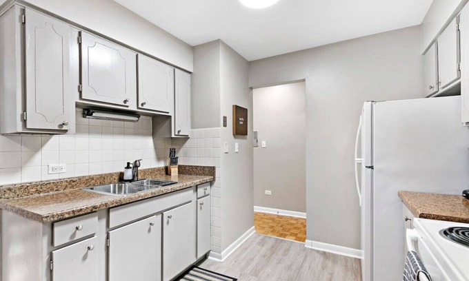 Lake View East Apartment | Lakeview 1BR Apt, Near Shops, Easy Transportation