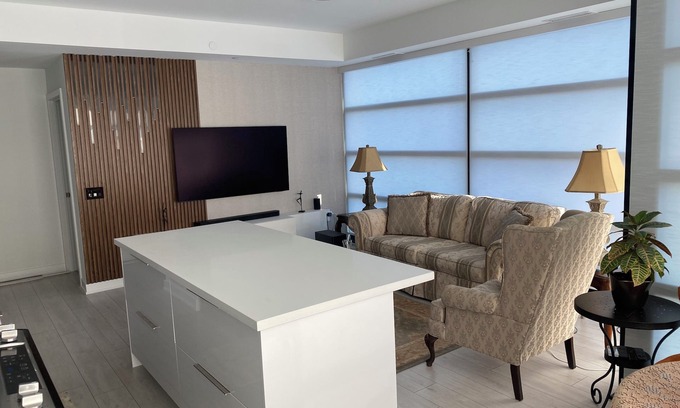 Whitby Condo | Lakeview Apartment