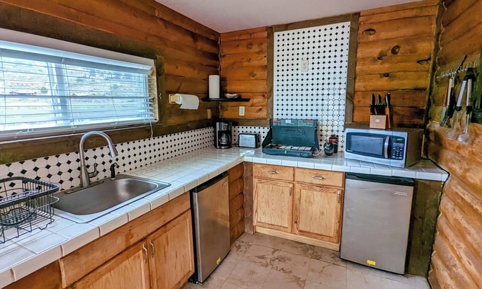 Mammoth Creek Cabin | Lakeview Cabin