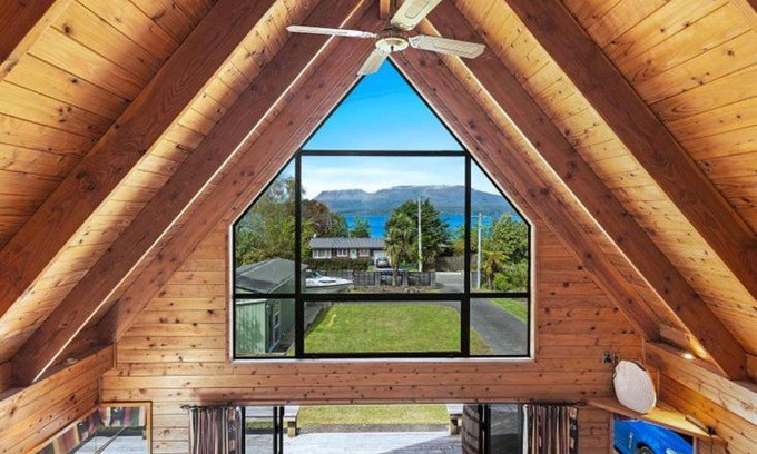 Lake Tarawera House | Lakeview Chalet Lake Tarawera