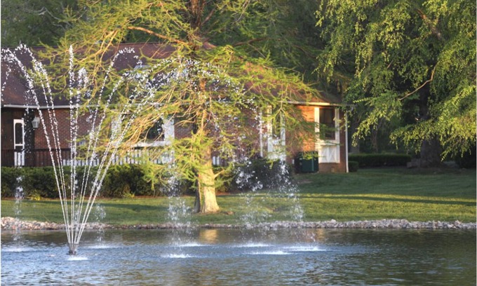 Carbondale House | Lakeview, Community Pool, Private Hot Tub, Walking Trails