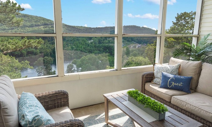 Table Rock Condo | Lakeview Enchantment | Balcony