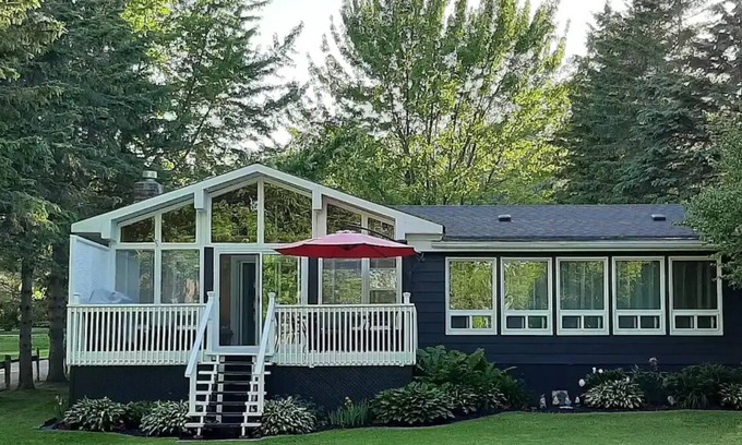 Bobcaygeon House | Lakeview Estates Lakehouse On The Water