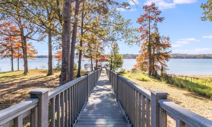 Negreet House | Lakeview - Famous Toledo Bend