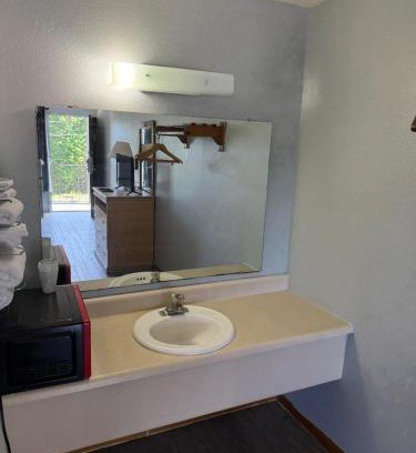 Branson West Hotel | Lakeview Inn