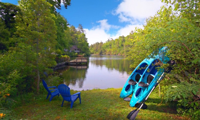Lake Sequoyah Cabin | Lakeview, Lake access,Covered deck, Fiber optic Wi-FI