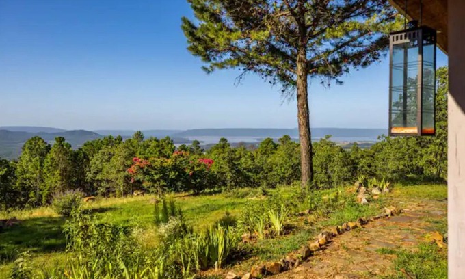Tuskahoma House | Lakeview Lodge - Sardis Lake, OK