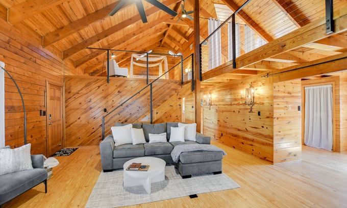 Marble Falls Cabin | Lakeview Log Cabin- Romantic Couples Retreat-Stunning Views