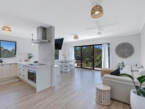 The Entrance North House | Lakeview on Lynch
