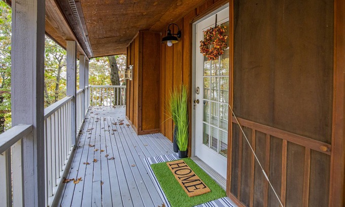 Springdale Cabin | LakeView on Raymond