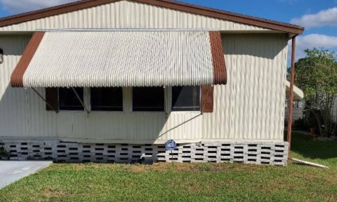 Auburndale House | Lakeview!!