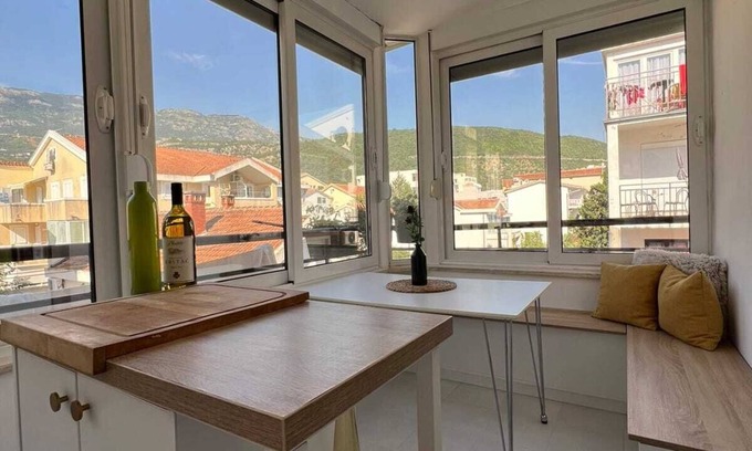 Maini Apartment | Lamada One Bedroom Apartment