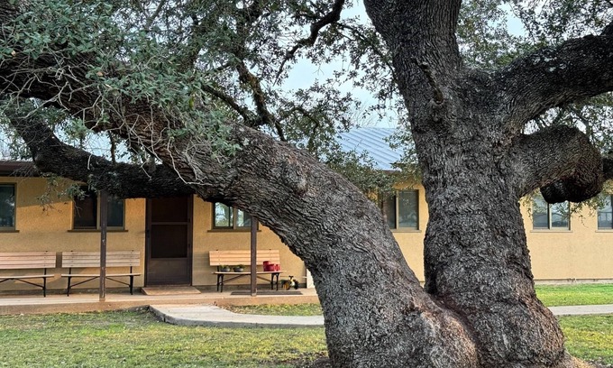 Lampasas Cabin | Lampasas Hill Country Ranch Retreat