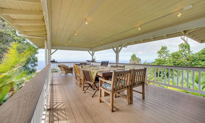 Holualoa Apartment | Lanai + Ocean Views: Secluded Holualoa Retreat!