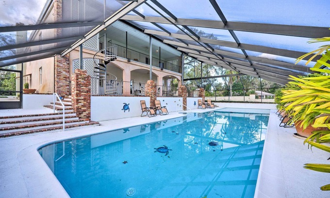 Winter Haven Villa | Lanai & Pool: Elegant Villa in Winter Haven!