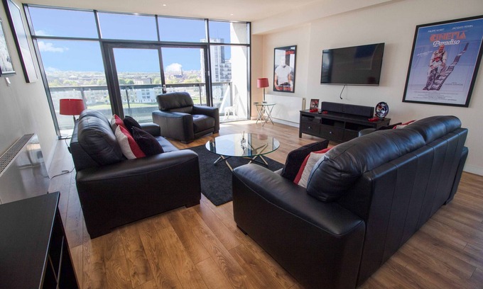 Glasgow Westend Apartment | Lancefield Quay - SECC & Hydro Arena, parking available