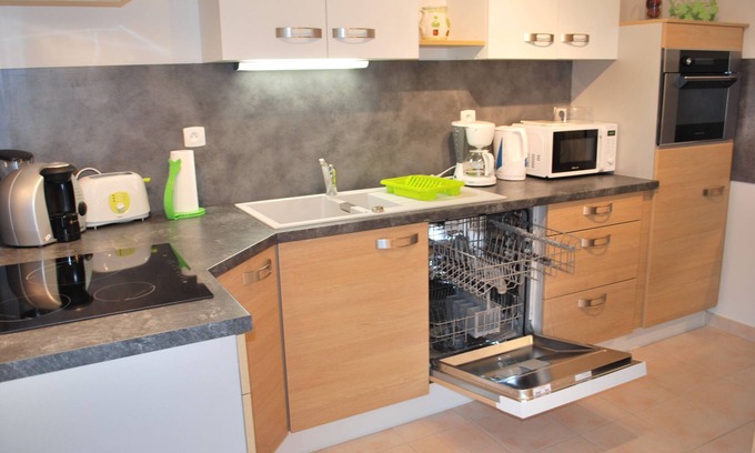 Reville House | Land and Sea House *** in Reville. Ideal for people with reduced mobility.