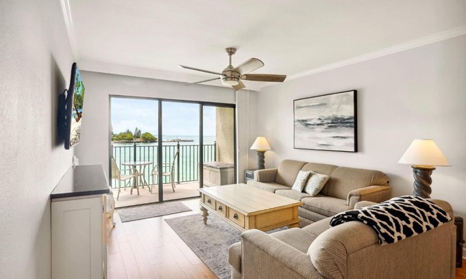 Sunset Beach House | Land's End 5-204 Gulf-Bay Front - Premier