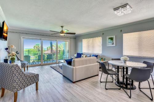 Sunset Beach House | Land's End 6-205 Beach Front - Premier