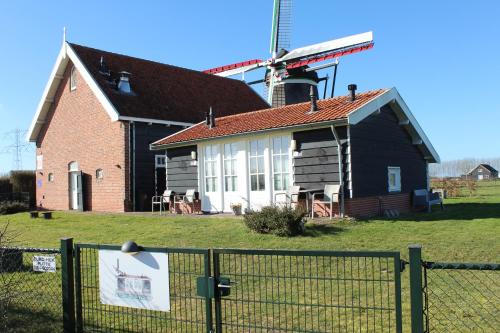 Ovezande House | Landelijk slapen bij molen in Ovezande 4C