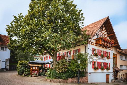 Neusatz Hotel | Landgasthaus zur Linde, Neusatz