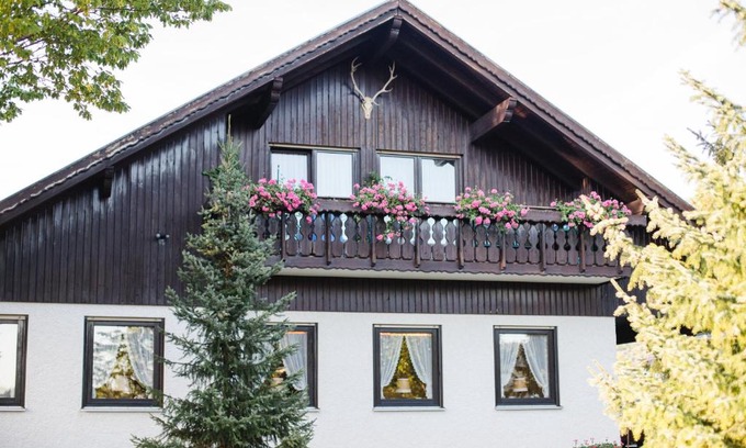 Weissenstein Hotel | Landgasthof Heldenberg
