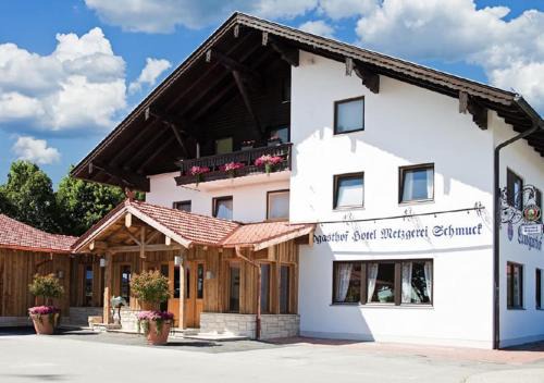 Munchen District House | Landgasthof Schmuck
