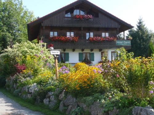 Bad Heilbrunn Bed & Breakfast | Landhaus Caesar - Hotel Garni