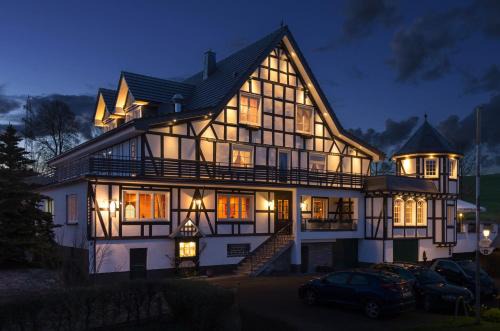 Niederhelden Hotel | Landhotel Repetal