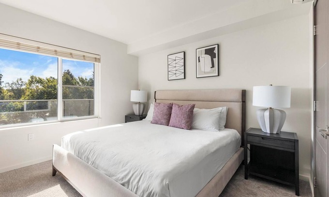 Hayden Island Apartment | Landing | Amazing 1BD, Clubhouse, Courtyard