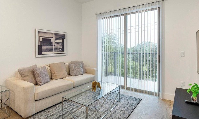 Denton Apartment | Landing | Amazing 1BD in Denton