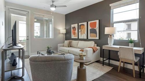 Newberry Apartment | Landing Amazing 2BD Gym Pool