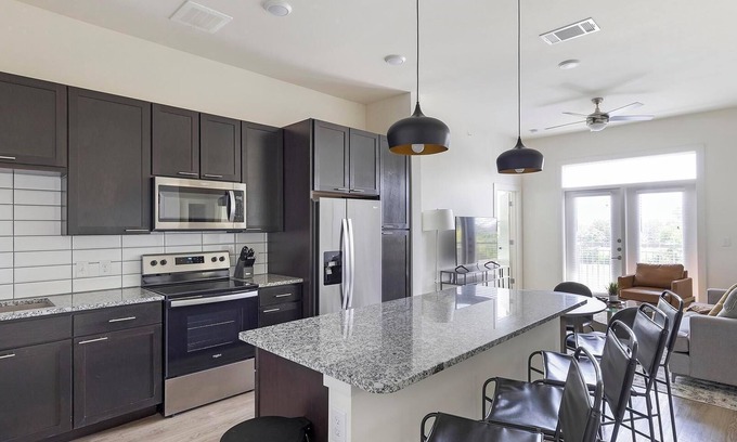 Fort Worth Apartment | Landing | Amazing 2BD, Gym, Pool