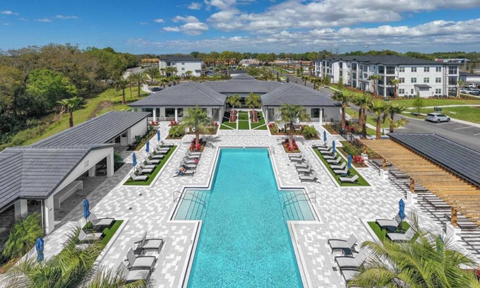 Southeast Orlando Apartment | Landing at APEX South Creek - 1 Bedroom in Mead.