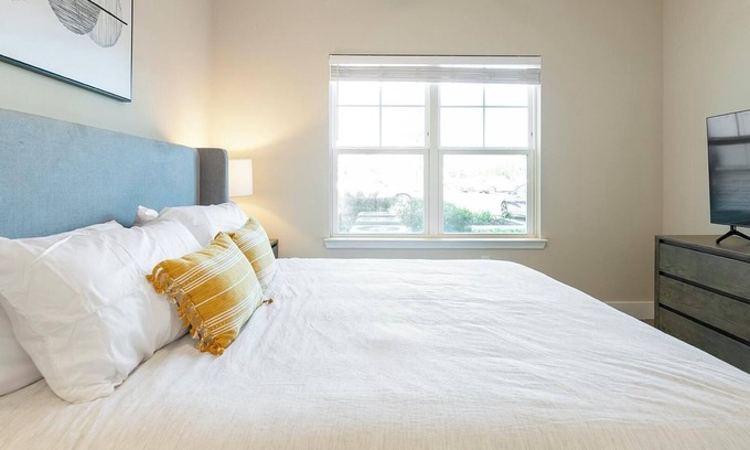 Southeast Orlando Apartment | Landing at APEX South Creek - 1 Bedroom in Mead.