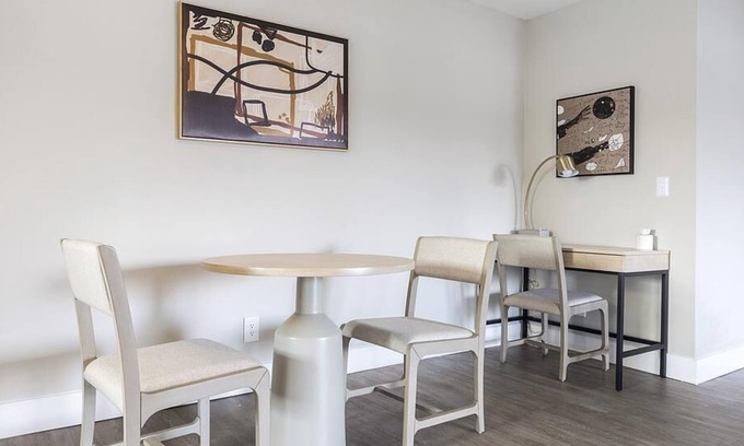 Ann Arbor Apartment | Landing at Arbor Haus - 1 Bedroom in Carpenter