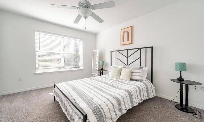 Trailer Estates Apartment | Landing at Champions Walk - 1 Bedroom in South .